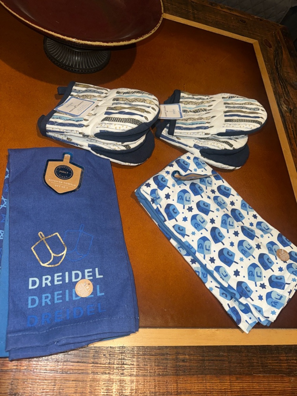 NWT Navy/White Dreidel Print solid blue an festive lights towels and hot pad - Picture 2 of 6